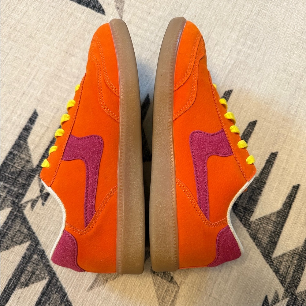 Teloxge Retro Vibrant Orange Sneakers, CN 40 US 8
